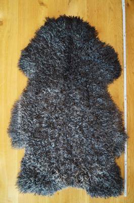 Saueskinn - Gotland - black-big-curly-gotland