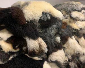Saueskinn - Naturlig saueskinn - eco-sheepskins-adam-leather