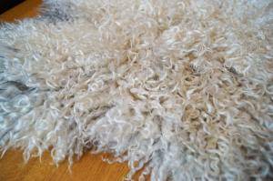 Saueskinn - Gotland - grat-sheepskin-gotland