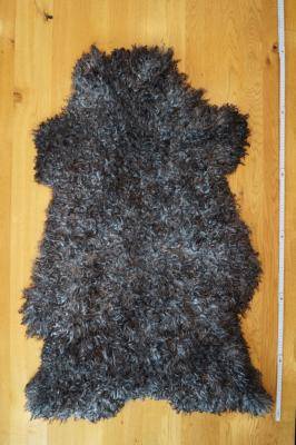 Saueskinn - Gotland - incredible-gotland-sheepskin-black