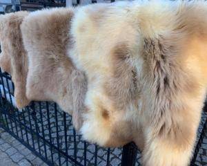 Saueskinn - Naturlig saueskinn - meliert-natural-sheepskin-adam-leather