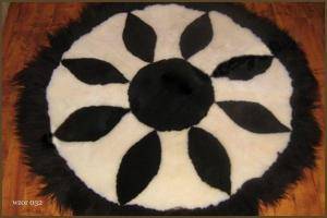 Saueskinn - Runde tepper - amazing-round-carpets-sheepskin-adam-leather