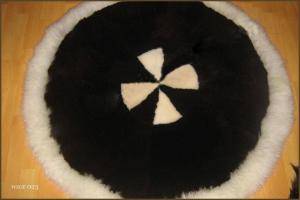 Saueskinn - Runde tepper - belle-round-carpets-sheepskin-adam-leather