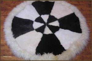 Saueskinn - Runde tepper - delighful-round-carpets-sheepskin-adam-leather