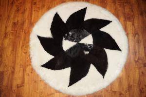 Saueskinn - Runde tepper - natural-round-carpets-sheepskin-adam-leather