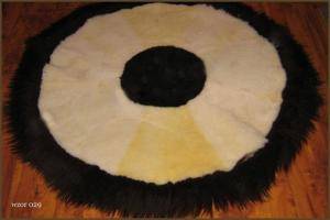 Saueskinn - Runde tepper - nice-round-carpets-sheepskin-adam-leather