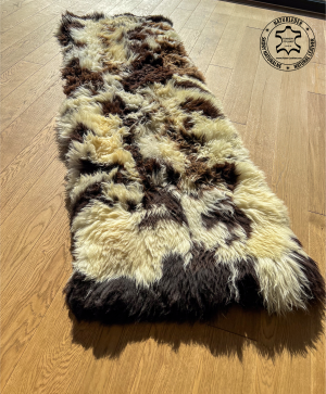 Saueskinn - Lappeteppe av saueskinn - sheepskinpatchworkrug2