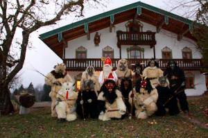 Saueskinn - Langhåret saueskinn til Krampus-kostyme - krampusweissbach