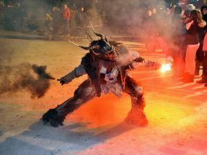 Saueskinn - Langhåret saueskinn til Krampus-kostyme - poertschachkrampuslaufwoertherseeauen291120138361