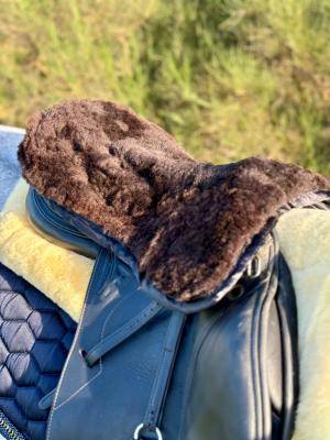 Saueskinn - Saddle Covers for Ryttere - saddle-cover-sheepskin