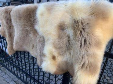 Saueskinn - Meliert saueskinn - Stracciatella